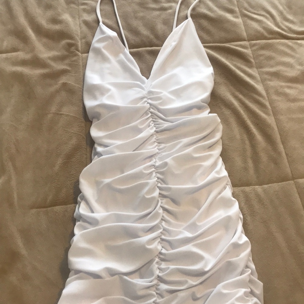 White scrunch dress, never worn!!